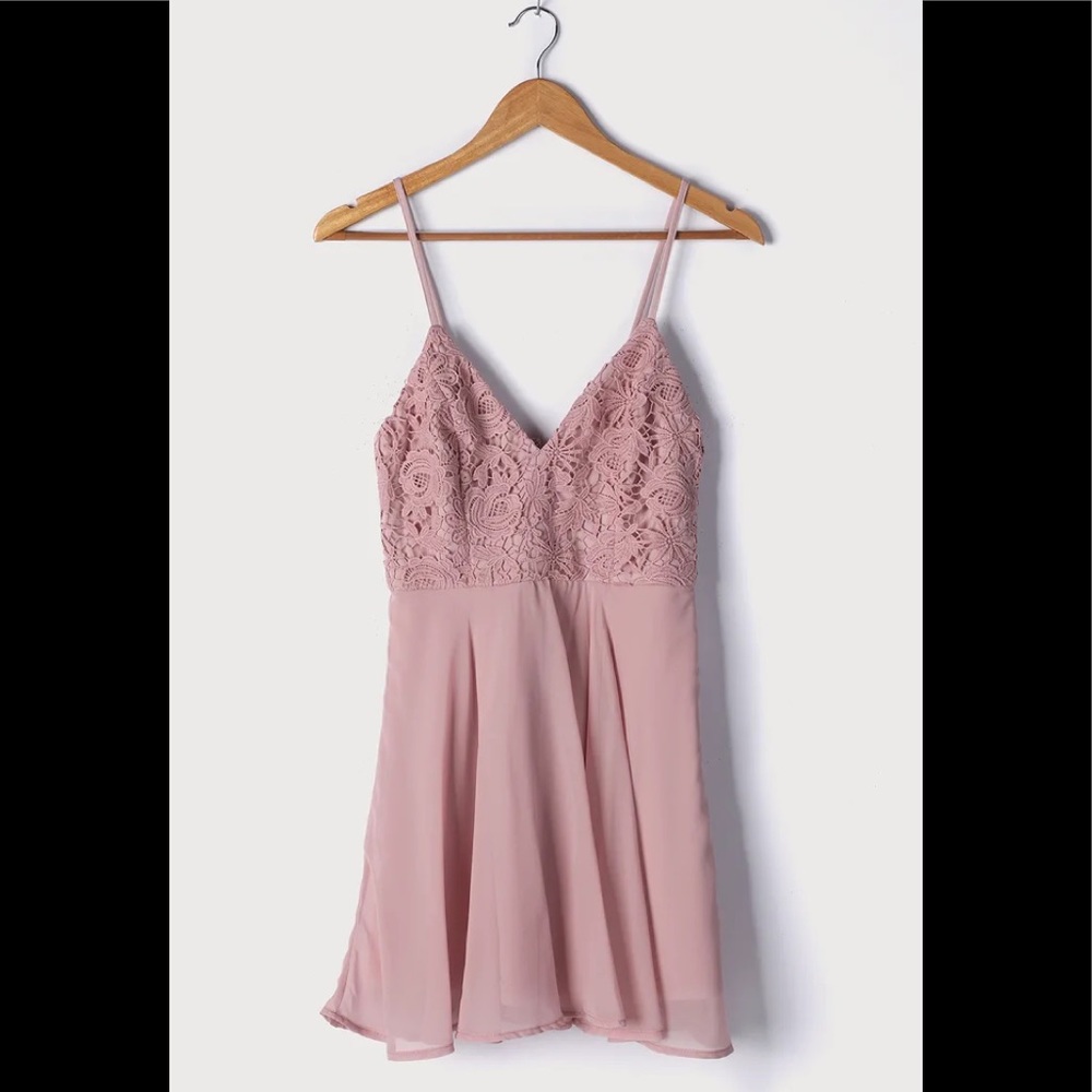 Pretty mauve dress from Lulus.  Size XS.